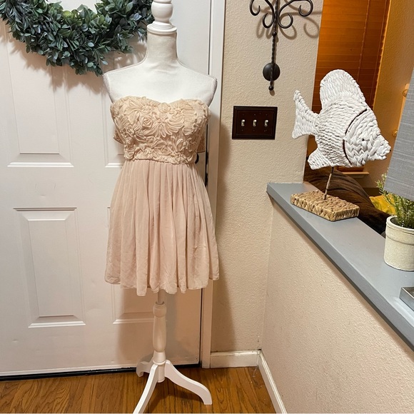 Elise Ryan Beautiful Cotton Fit n Flare Floral Detail MIDI Dress - Picture 3 of 12